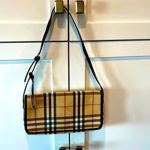 Burberry shoulder purse